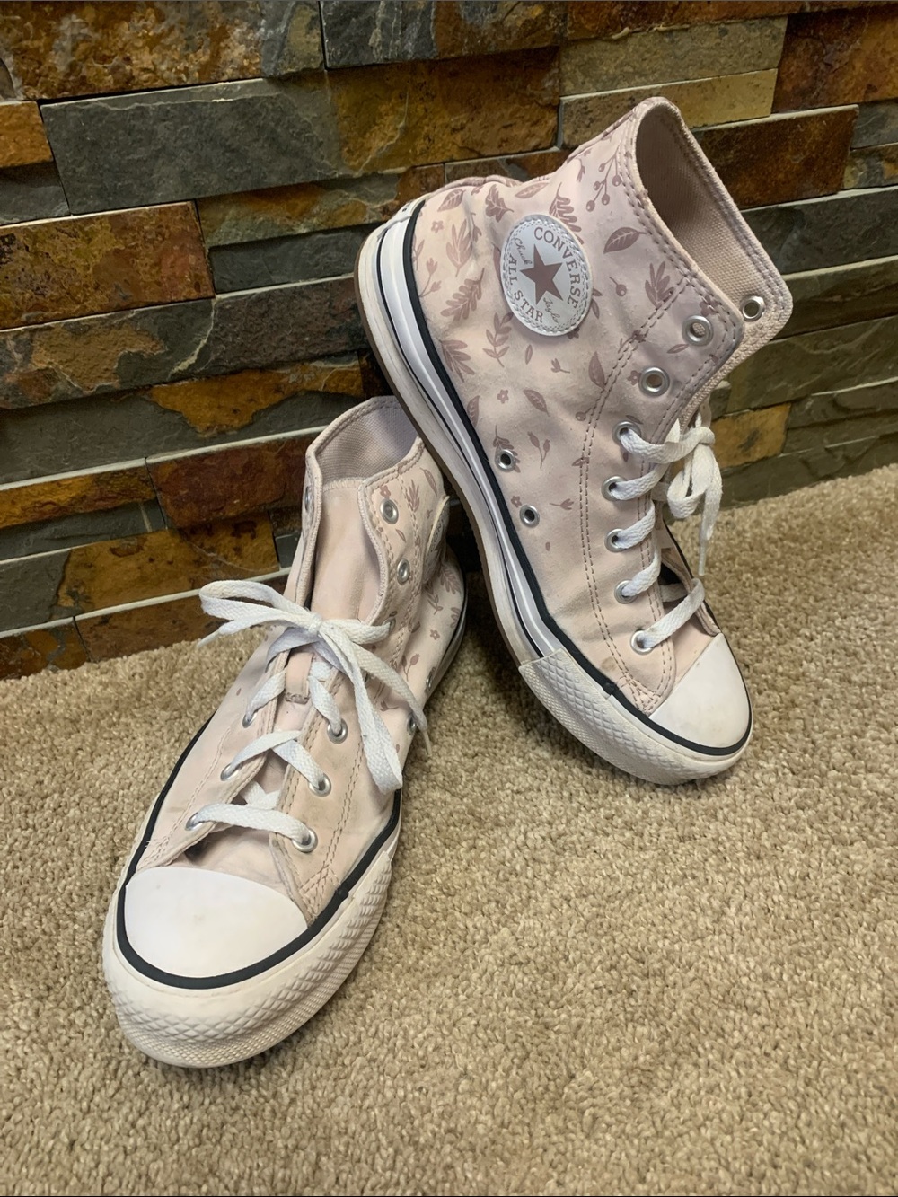 Converse Pink Floral High-Top Canvas Sneakers men’s 6: 38.5
